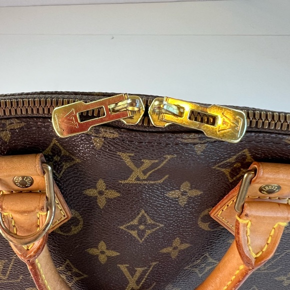 Louis Vuitton Alma PM **Authentic** - Picture 13 of 16